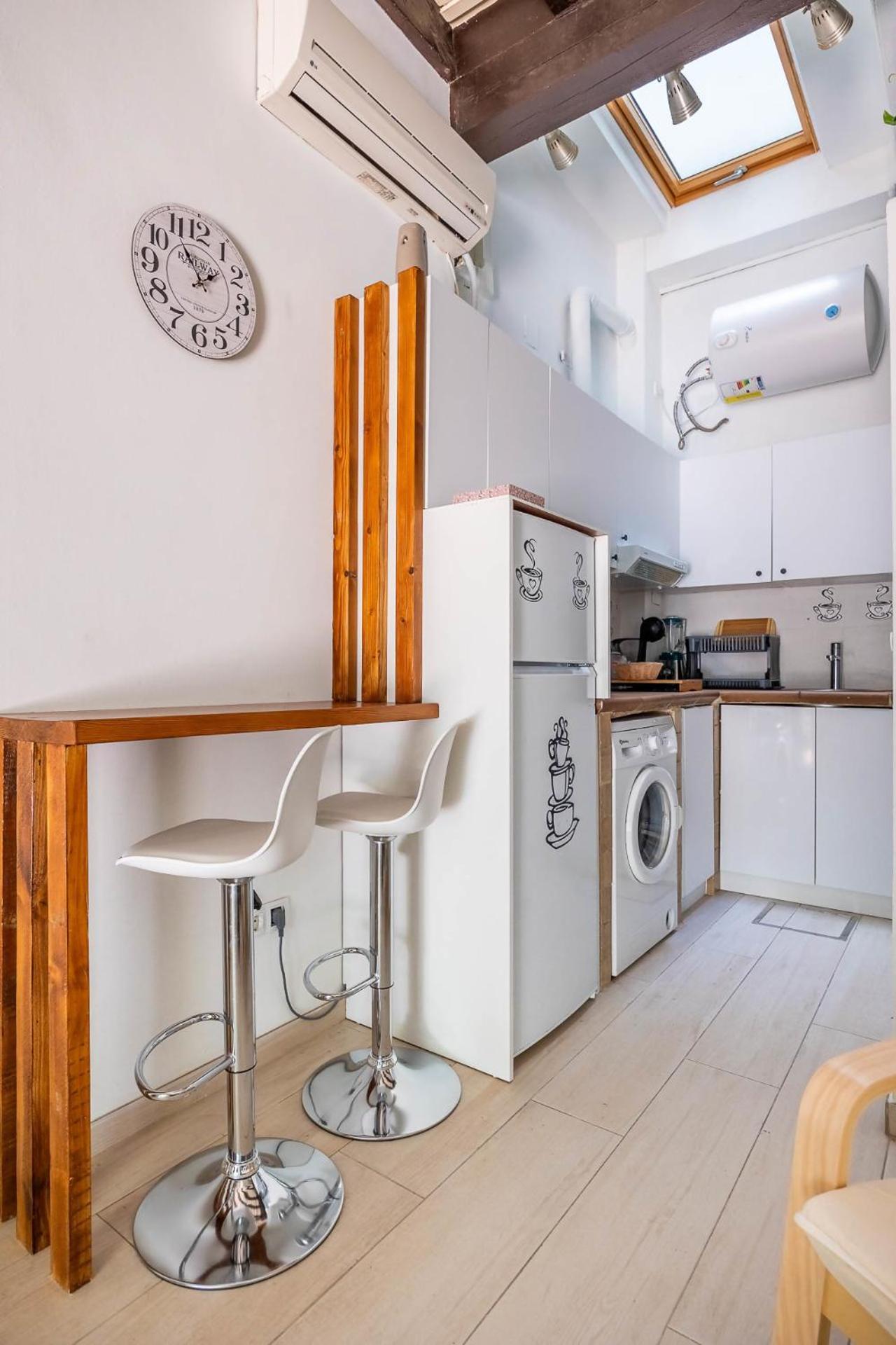 Comfy Away - Estudio En Patio De Vecinos En Las Setas Seville Exterior photo
